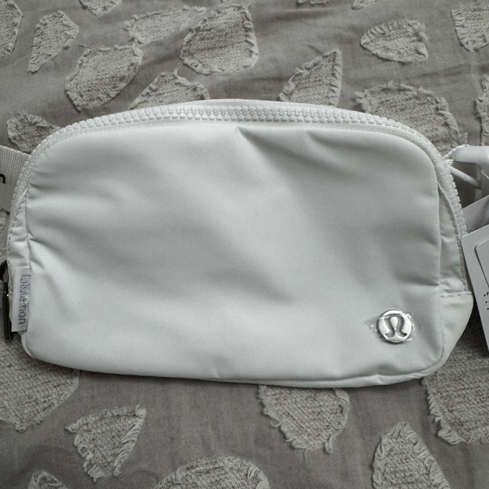 NWT lulemon everywhere belt bag